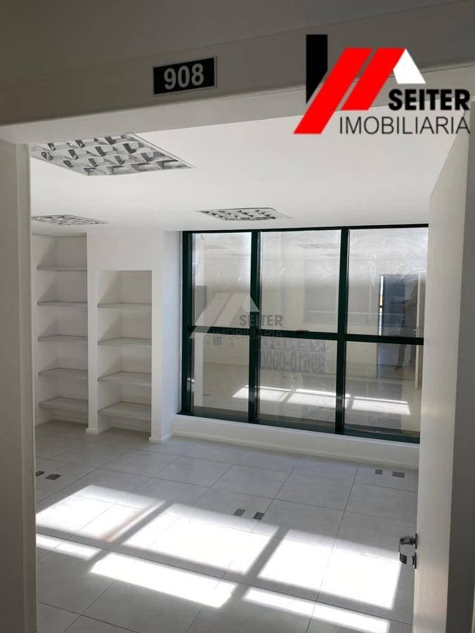 Conjunto comercial a venda no centro de Florianópolis