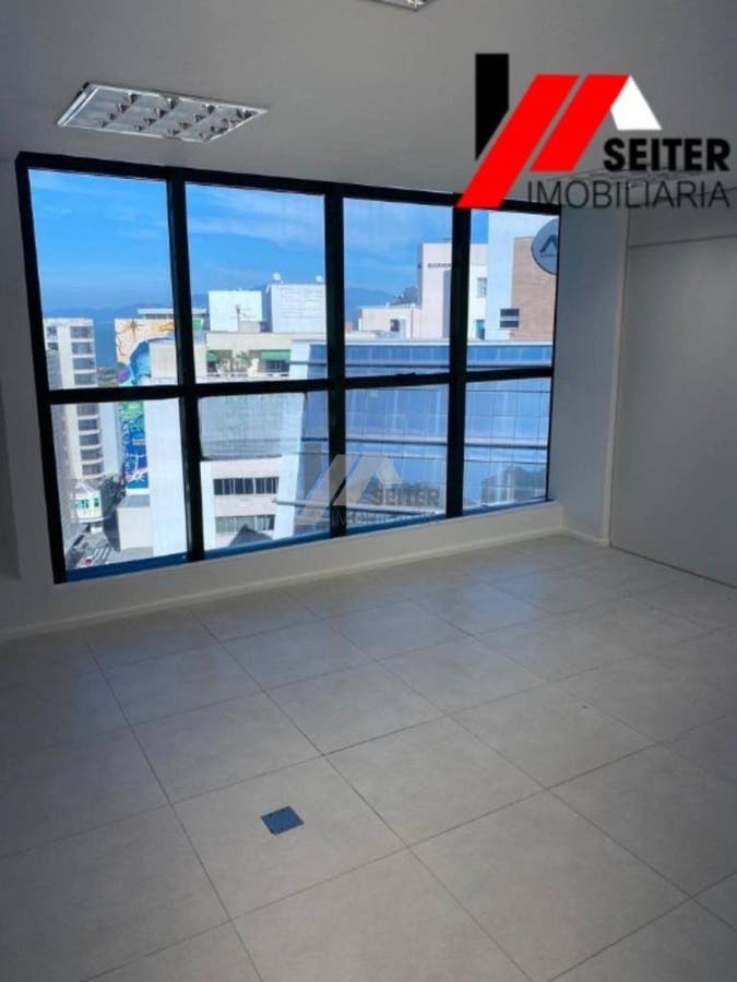 Conjunto comercial a venda no centro de Florianópolis