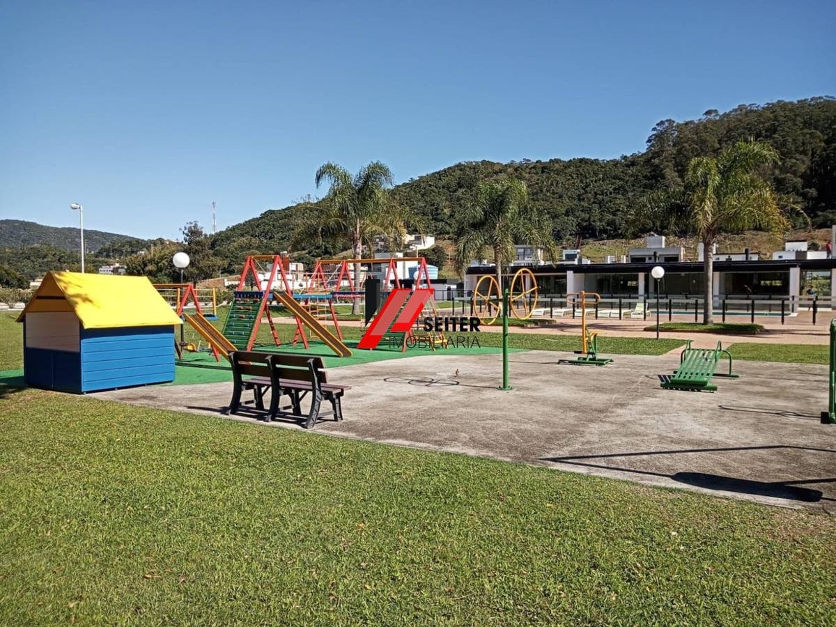 Terreno à venda em condomínio fechado no bairro Ingleses em Florianópolis