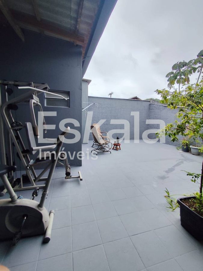 Casa com 04 quartos, sendo 02 suítes tifa martins - jaraguá do sul