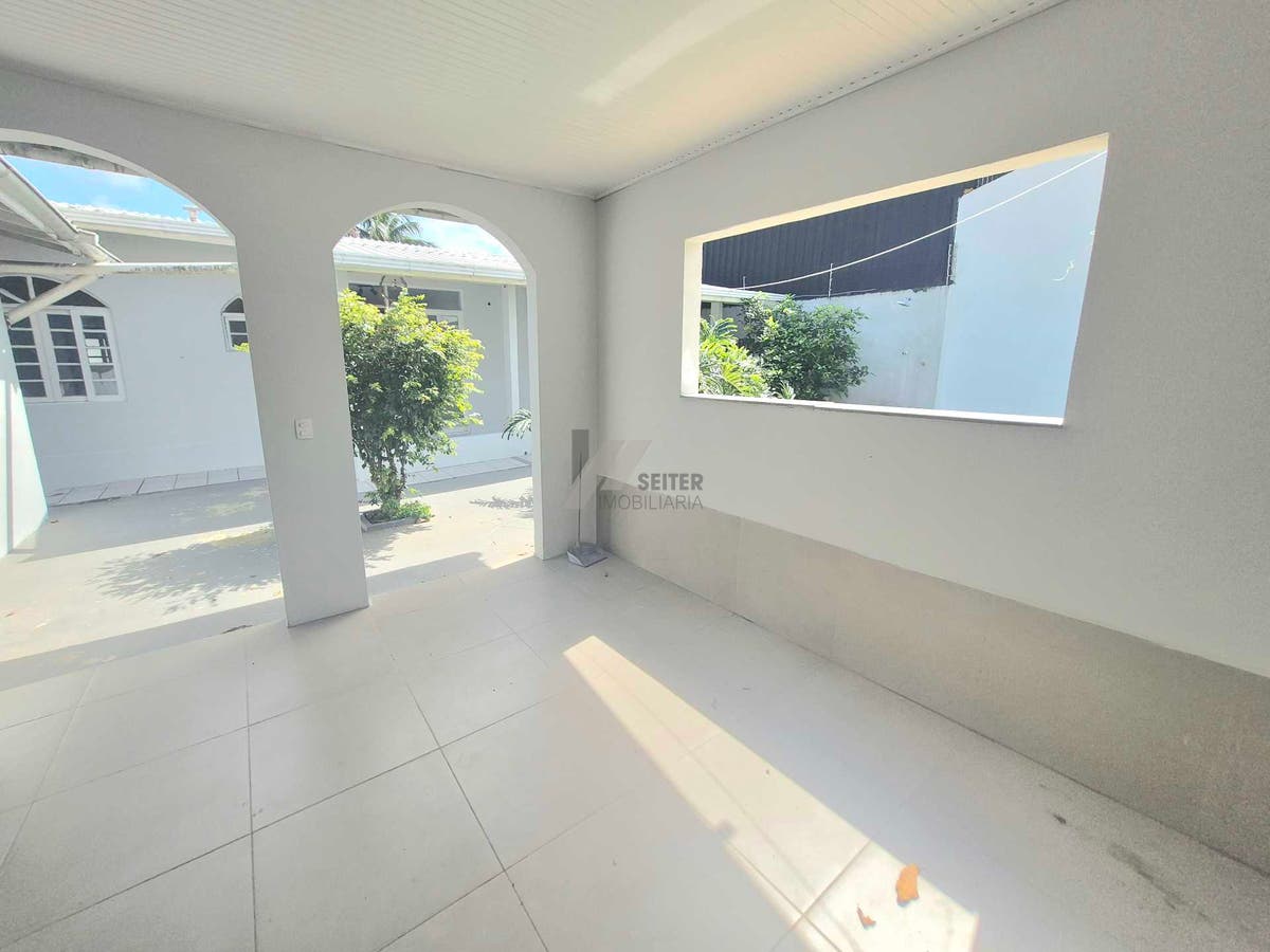 Casa de 4 quartos para alugar no Santa Monica Florianopolis