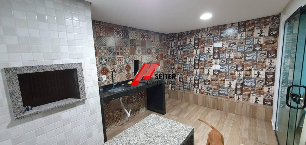 Sobrado 4 dormitorios possui suite com closet e edicula para venda