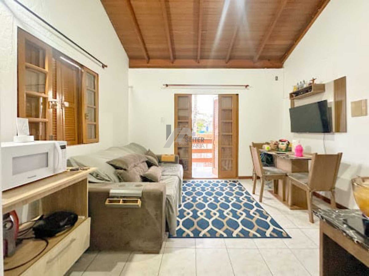 Casa de 5 dormitórios para Venda na Cachoeira do Bom Jesus- Florianópolis