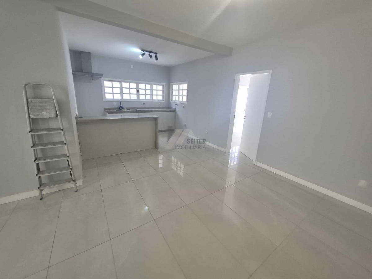 Casa de 4 quartos para alugar no Santa Monica Florianopolis