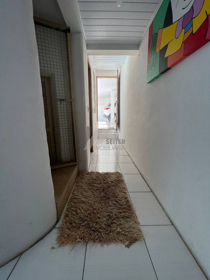 Casa para locação com 3 dormitórios sendo 1 suíte em Florianópolis Centro