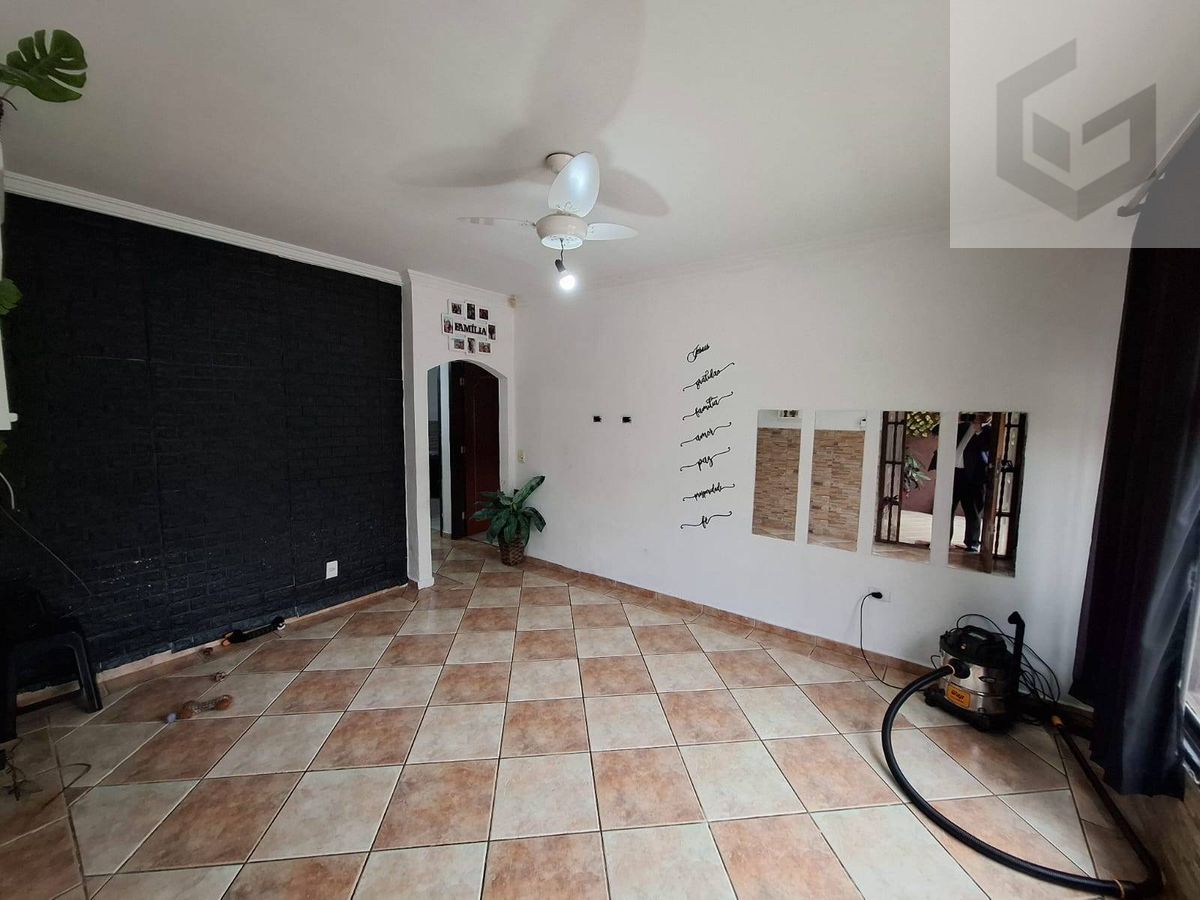 Casa com 2 quartos à Venda, Vila Santa Terezinha (Zona Norte) - São Paulo