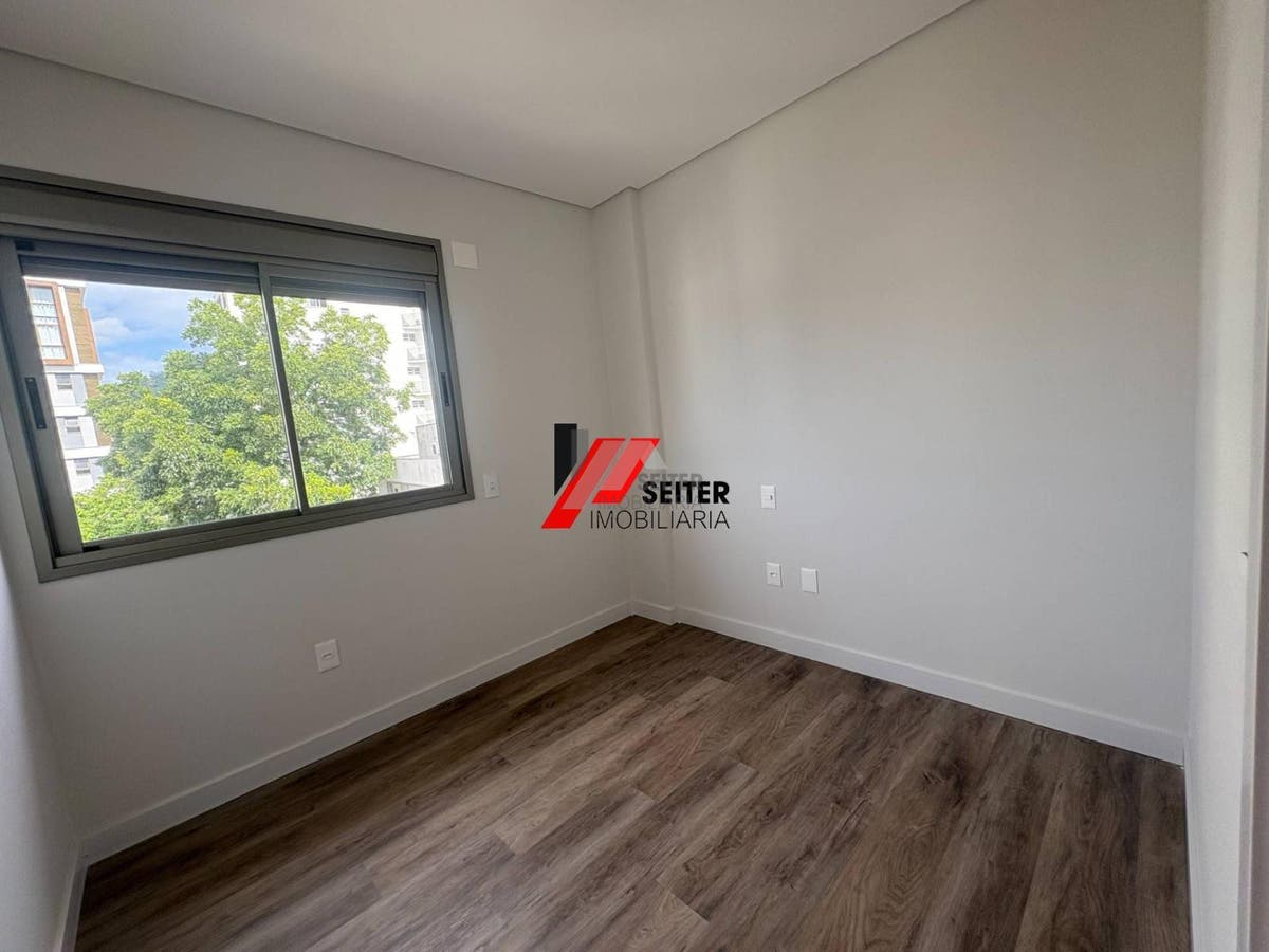 Apartamento novo de 3 dormitorios a venda proximo da UFSC no bairro Carvoeira
