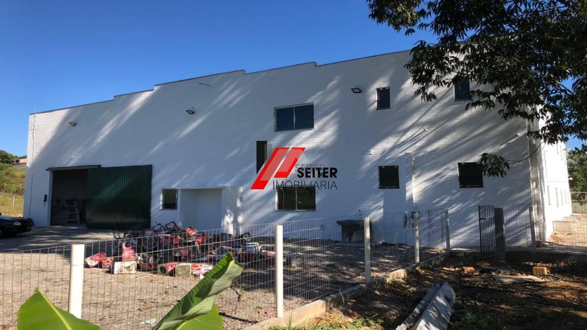 Galpão a venda no Centro Empresarial de Forquilhas