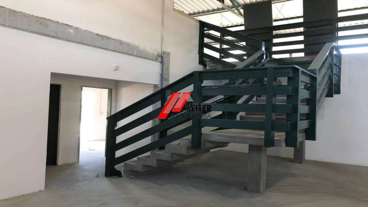 Galpão a venda no Centro Empresarial de Forquilhas