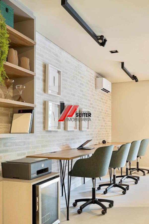 Apartamento a venda de 3 dormitorios com 2 suites no bairro cacupé