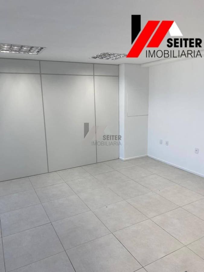 Conjunto comercial a venda no centro de Florianópolis