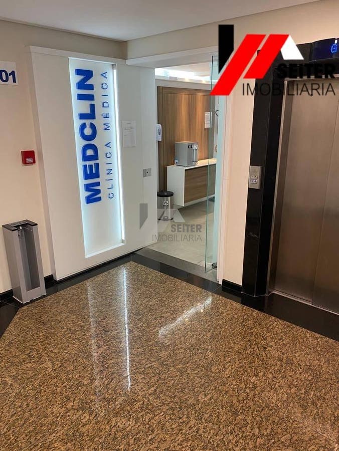 Conjunto comercial a venda no centro de Florianópolis