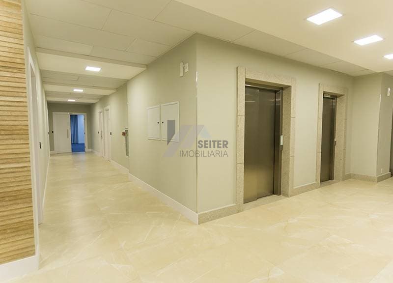 Sala comercial para vender no estreito 813