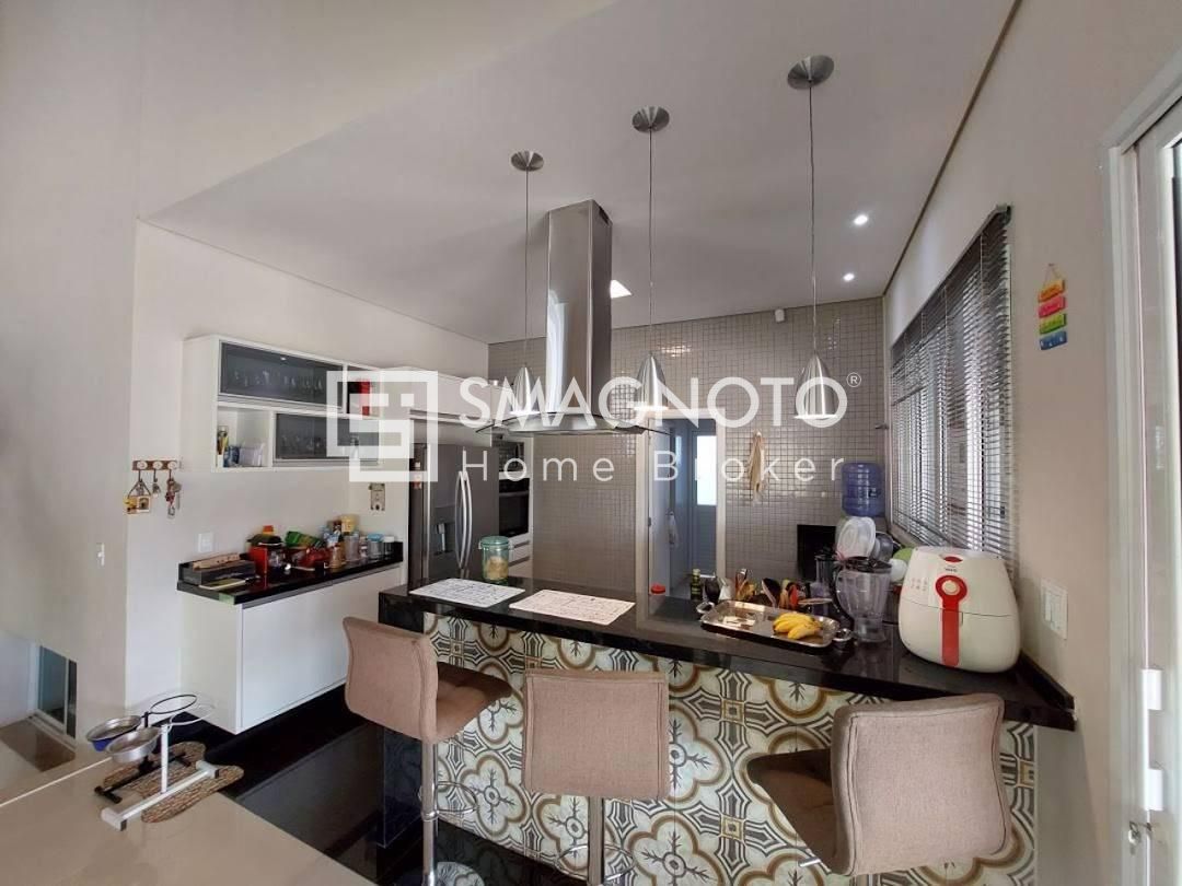 Vendo Sobrado no condomínio Aguas de São Pedro 3 suítes, piscina e excelente nível de acabamento!