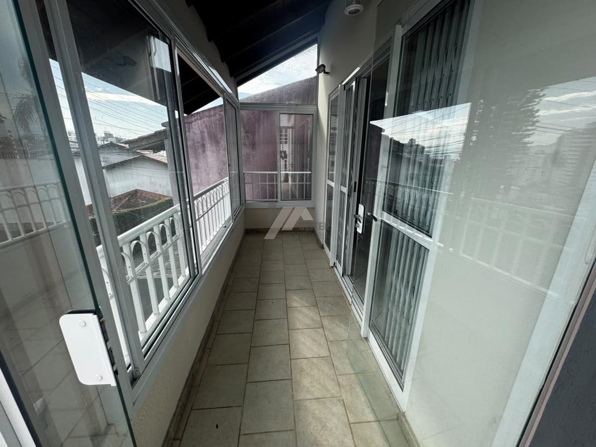 Casa de 4 quartos para alugar na agronomica