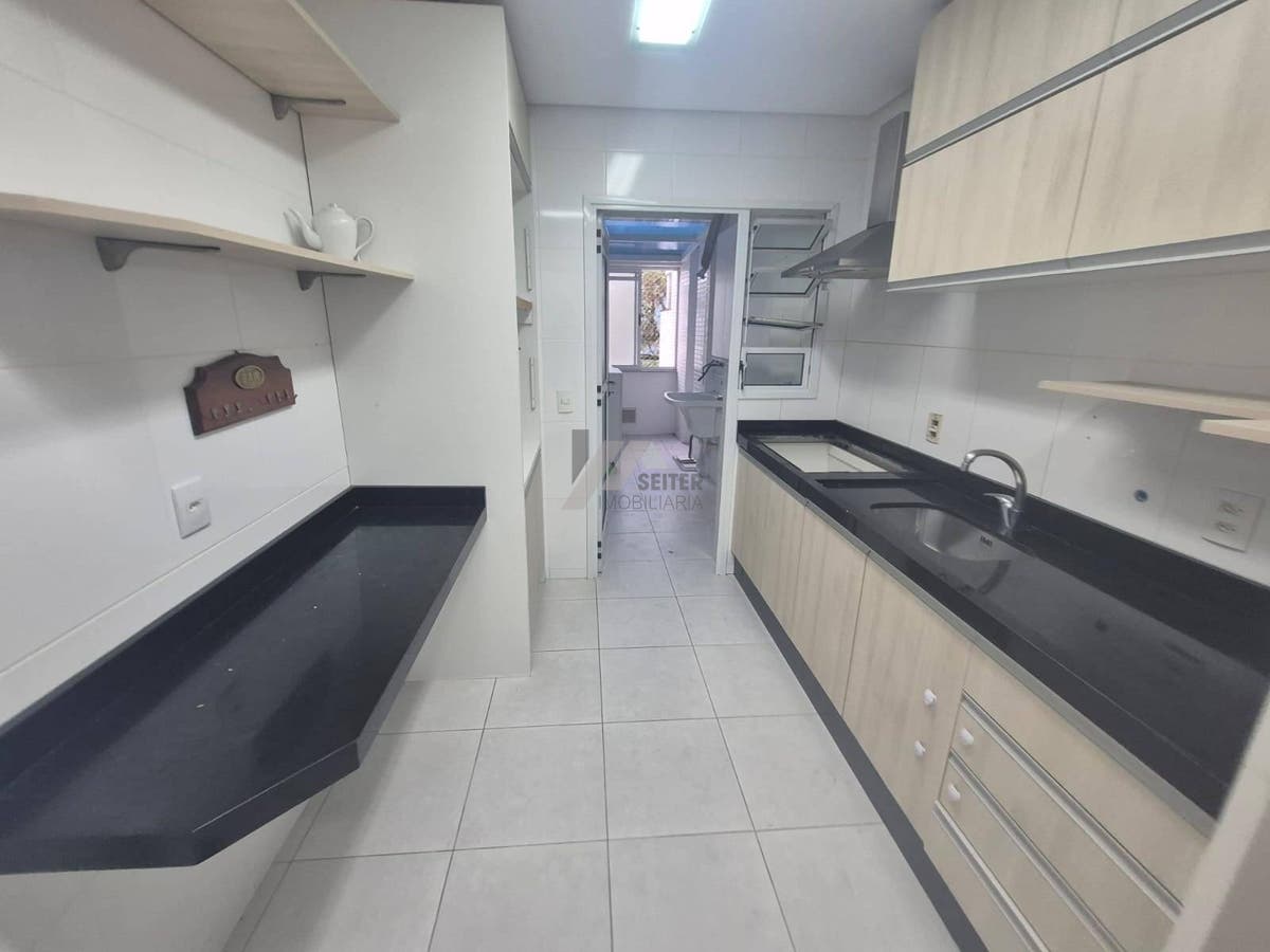 Apartamento com 3 quartos para Locação, Itacorubi - Florianópolis
