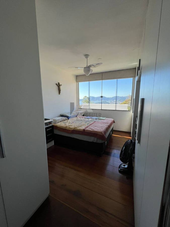 Casa para locação com 3 dormitórios sendo 1 suíte em Florianópolis Centro