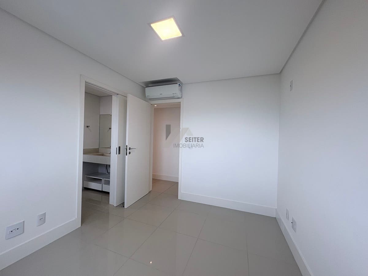 Apartamento 3 domitorios suite venda Florianopolis Agronomica