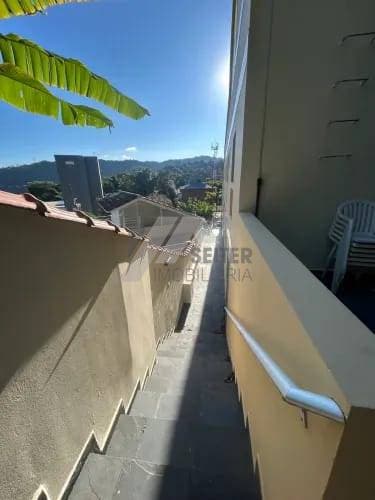 Prédio a venda com 7 apartamentos na Carvoeira Florianópolis