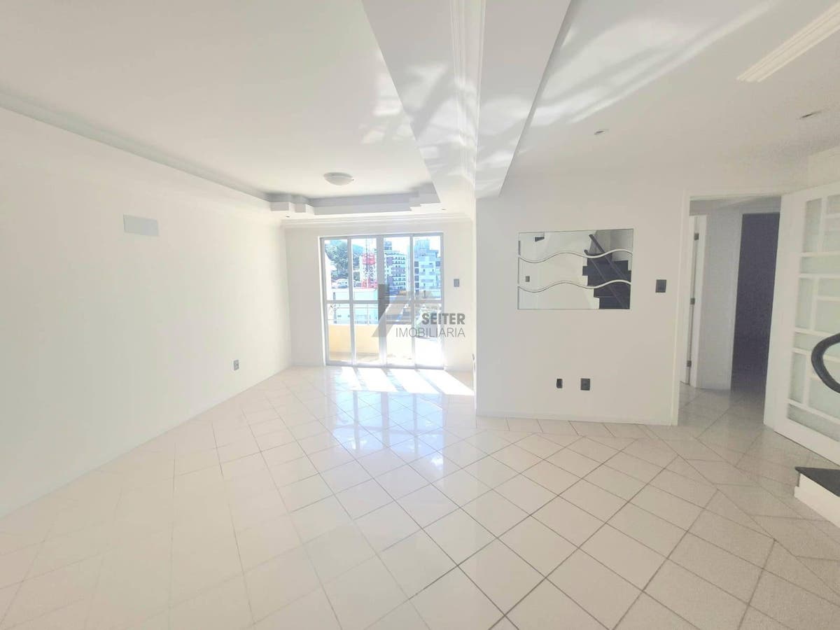 Apartamento de 5 quartos sendo 2 suites para alugar na trindade florianopolis