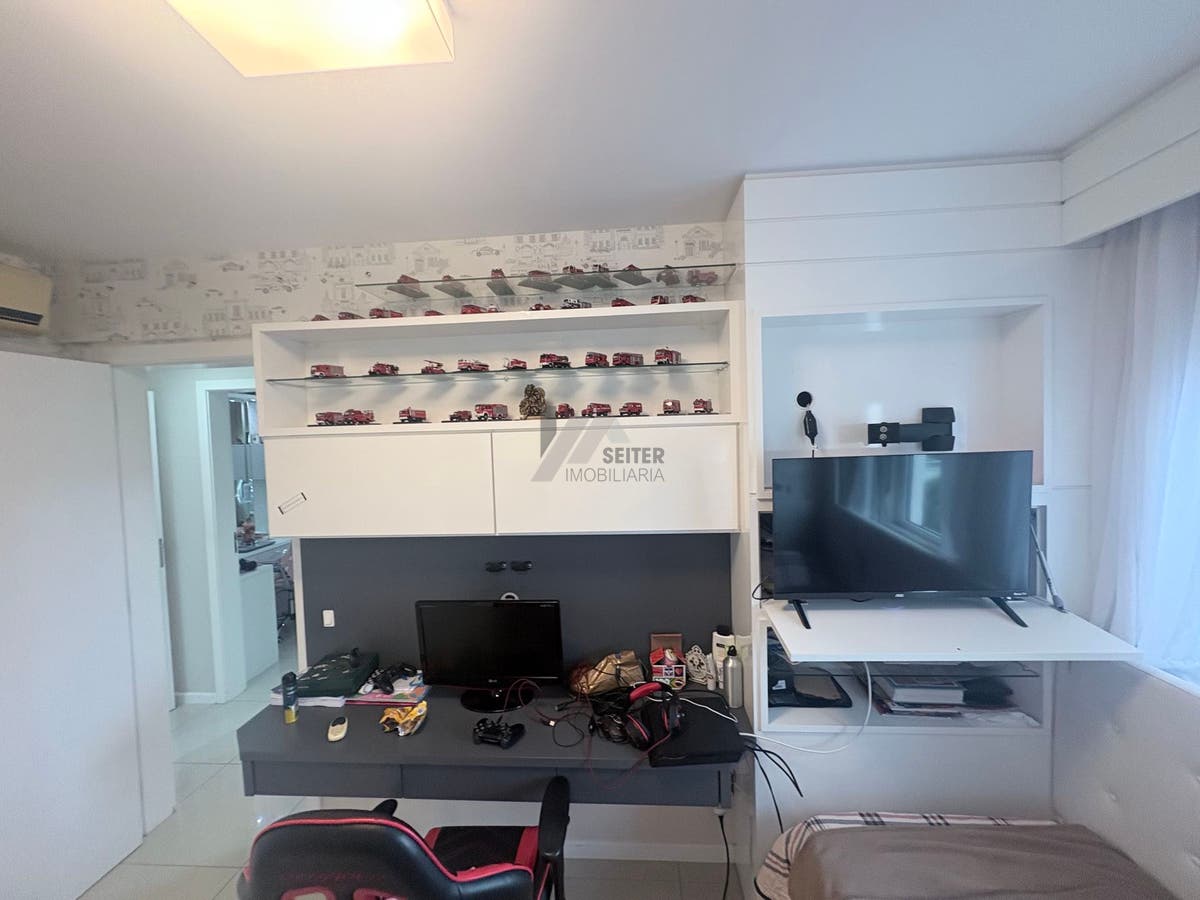 Apartamento de 3 dormitorios com suite a venda no bairro Itacurubi