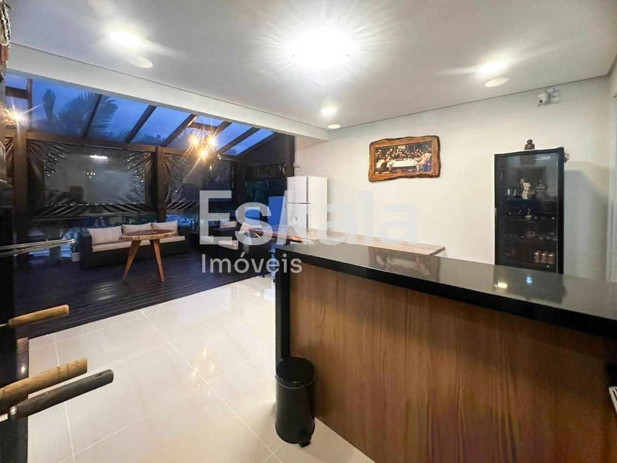 Casa, 3 quartos, 230 m² - Foto 4