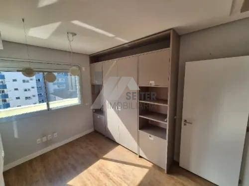 Apartamento com 2 Quartos, Centro - Florianópolis