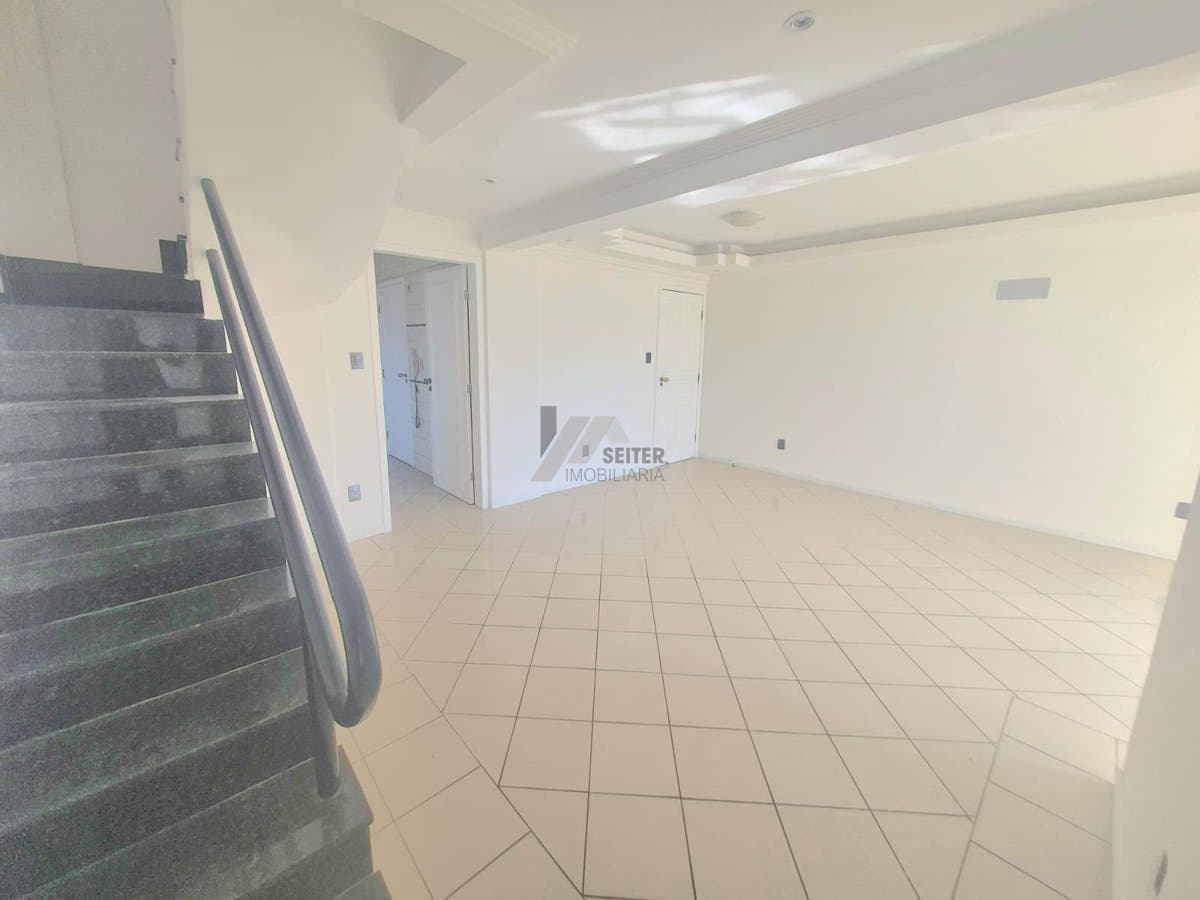 Apartamento de 5 quartos sendo 2 suites para alugar na trindade florianopolis