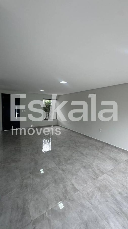 Sobrado Com 01 Suíte + 02 Quartos Com Piscina Três Rios Do Sul - Jaraguá Do Sul