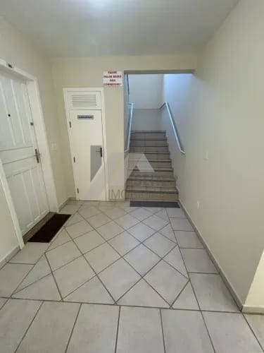 Prédio a venda com 7 apartamentos na Carvoeira Florianópolis