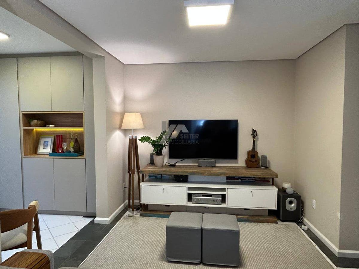 Apartamento com 3 dormitórios para a venda no Itacorubi