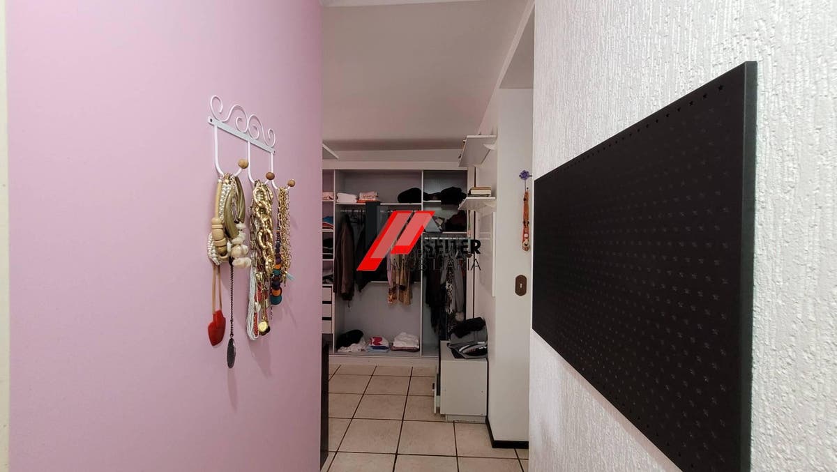 Casa com 4 quatro quartos para locação trindade florianópolis