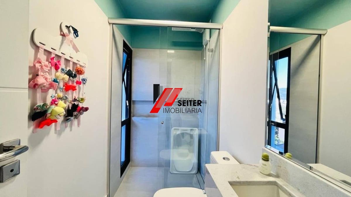 Casa com 4 quartos a venda, 285,77 de área construída Trindade