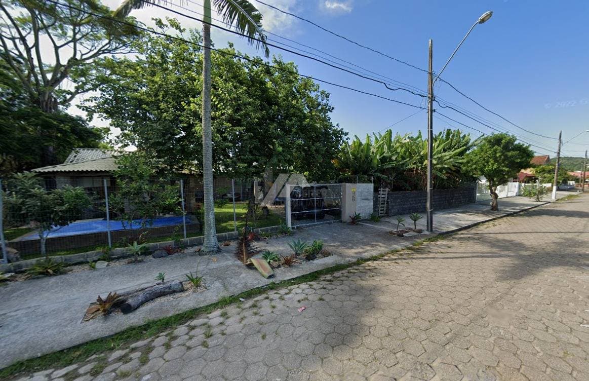 Casa 3 dormitórios com suite a venda Praia da Daniela Florianopolis