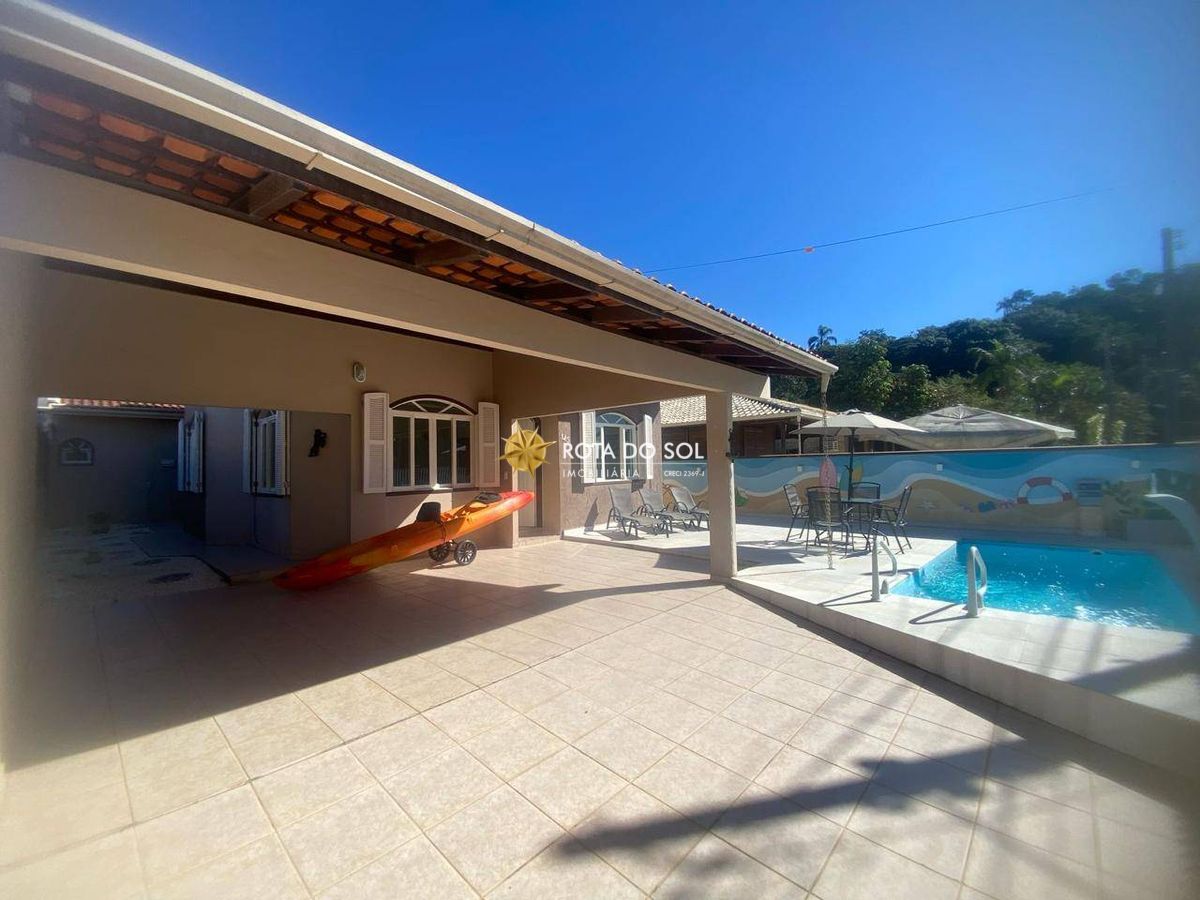 Casa com piscina 3 quartos à venda Praia Canto Grande Bombinhas SC