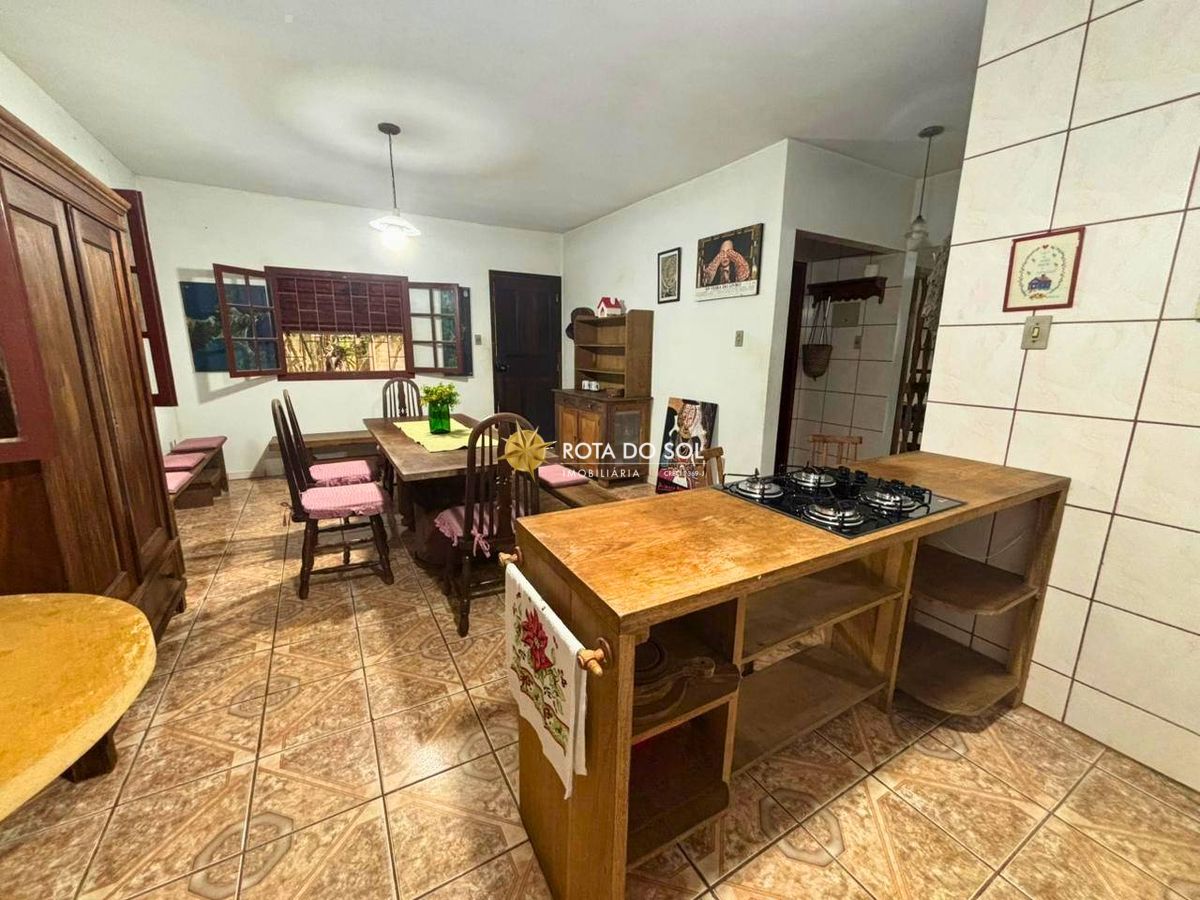 Casa 4 Dormitórios Praia Bombas Bombinhas SC - 11
