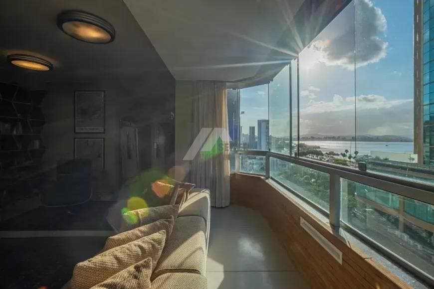 Apartamento com 5 quartos, Centro - Florianópolis