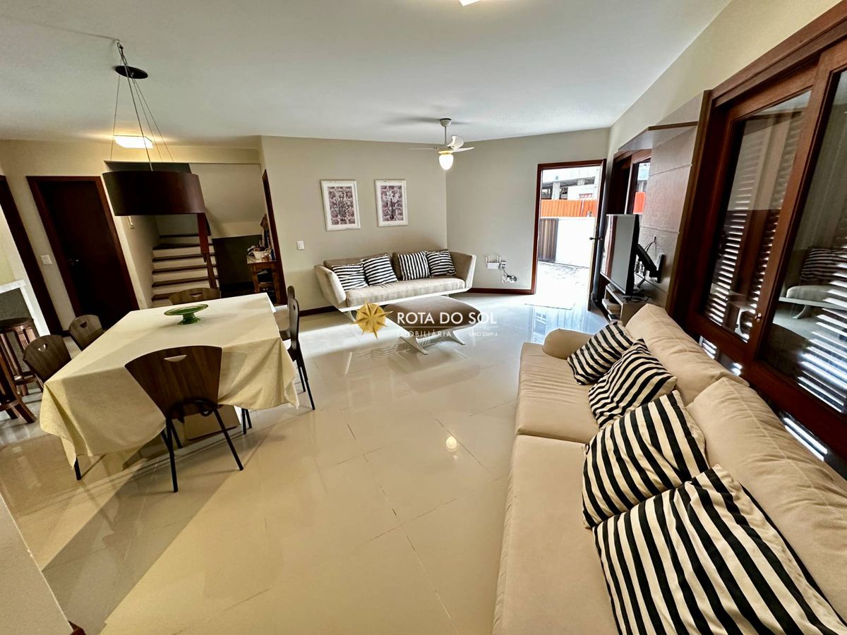 Casa de praia à venda quadra mar à venda Praia Centro Bombinhas SC - 7
