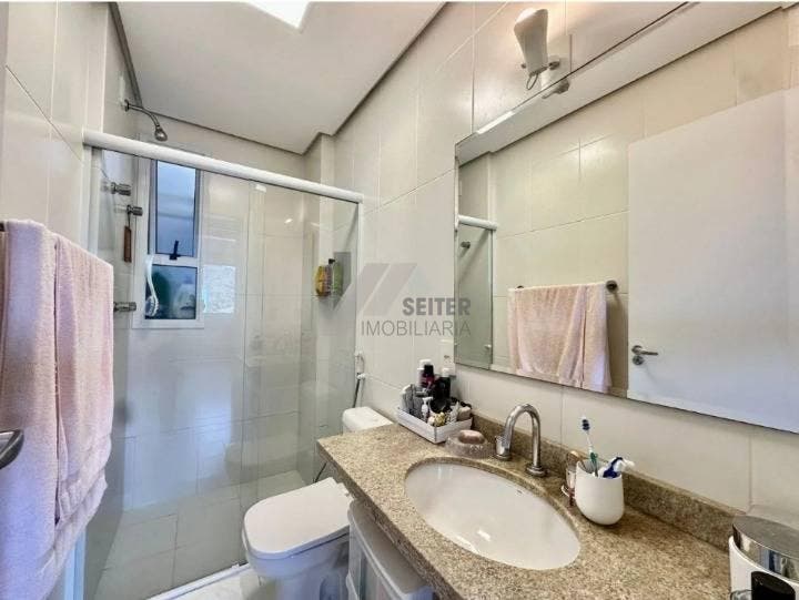 Apartamento á venda Itacorubi Florianópolis.