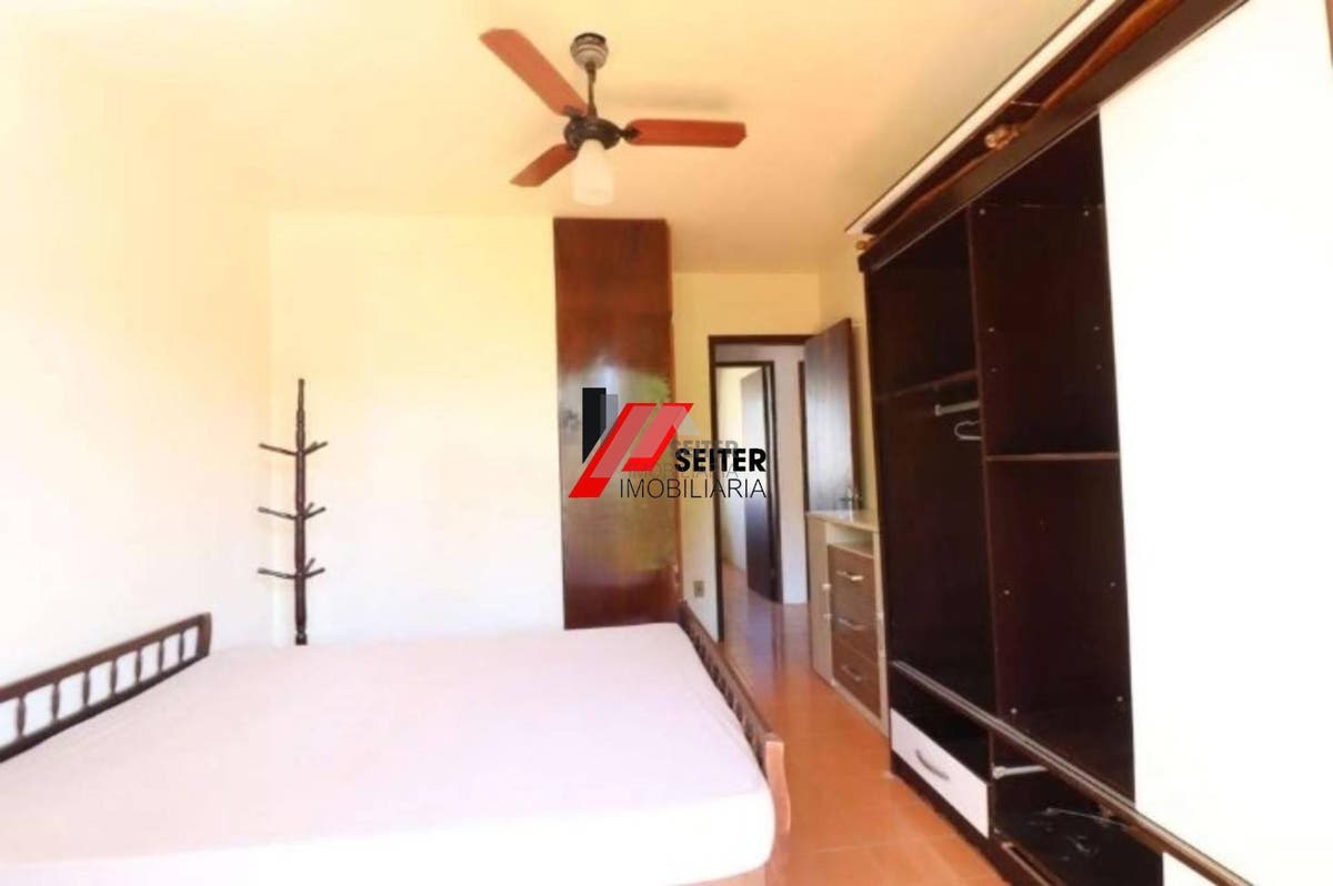 Casa Comercial de 4 Quartos à Venda em Ingleses do Rio Vermelho, Florianópolis-SC. 182m²