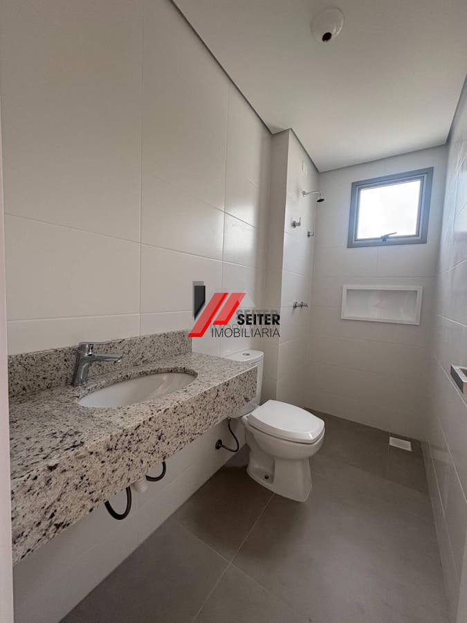 Apartamento novo de 3 dormitorios a venda proximo da UFSC no bairro Carvoeira