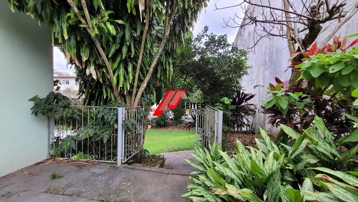 Casa com 4 quatro quartos para locação trindade florianópolis
