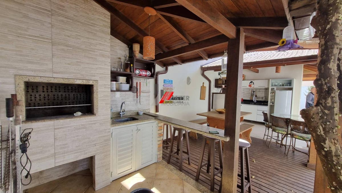 Casa de 3 suites a venda Lagoa da Conceiçao Florianopolis com 352 metros de area util