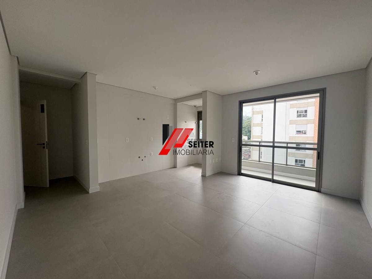 Apartamento novo de 3 dormitorios a venda proximo da UFSC no bairro Carvoeira