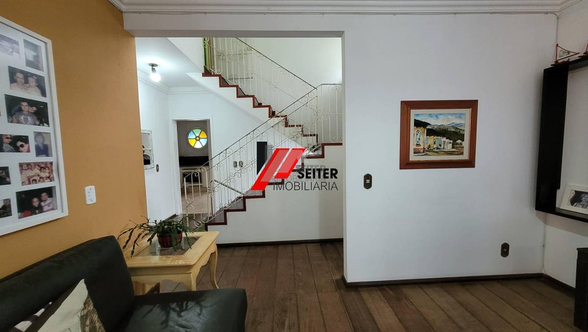 Casa com 4 quatro quartos para locação trindade florianópolis