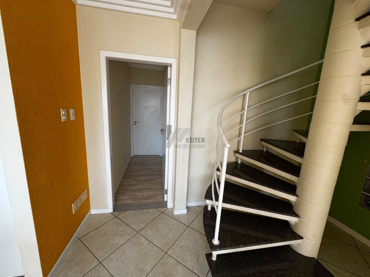 Casa de 4 quartos para alugar na agronomica