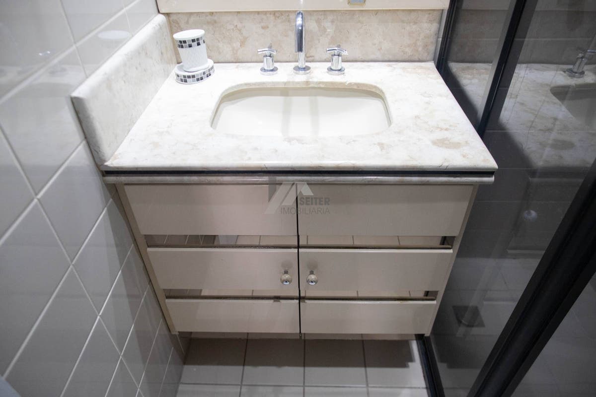Apartamento com 3 quartos, Centro - Florianópolis