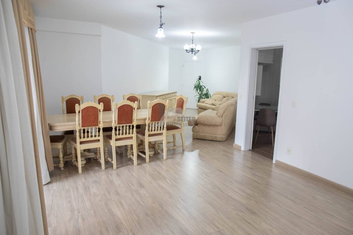 Apartamento com 3 quartos, Centro - Florianópolis