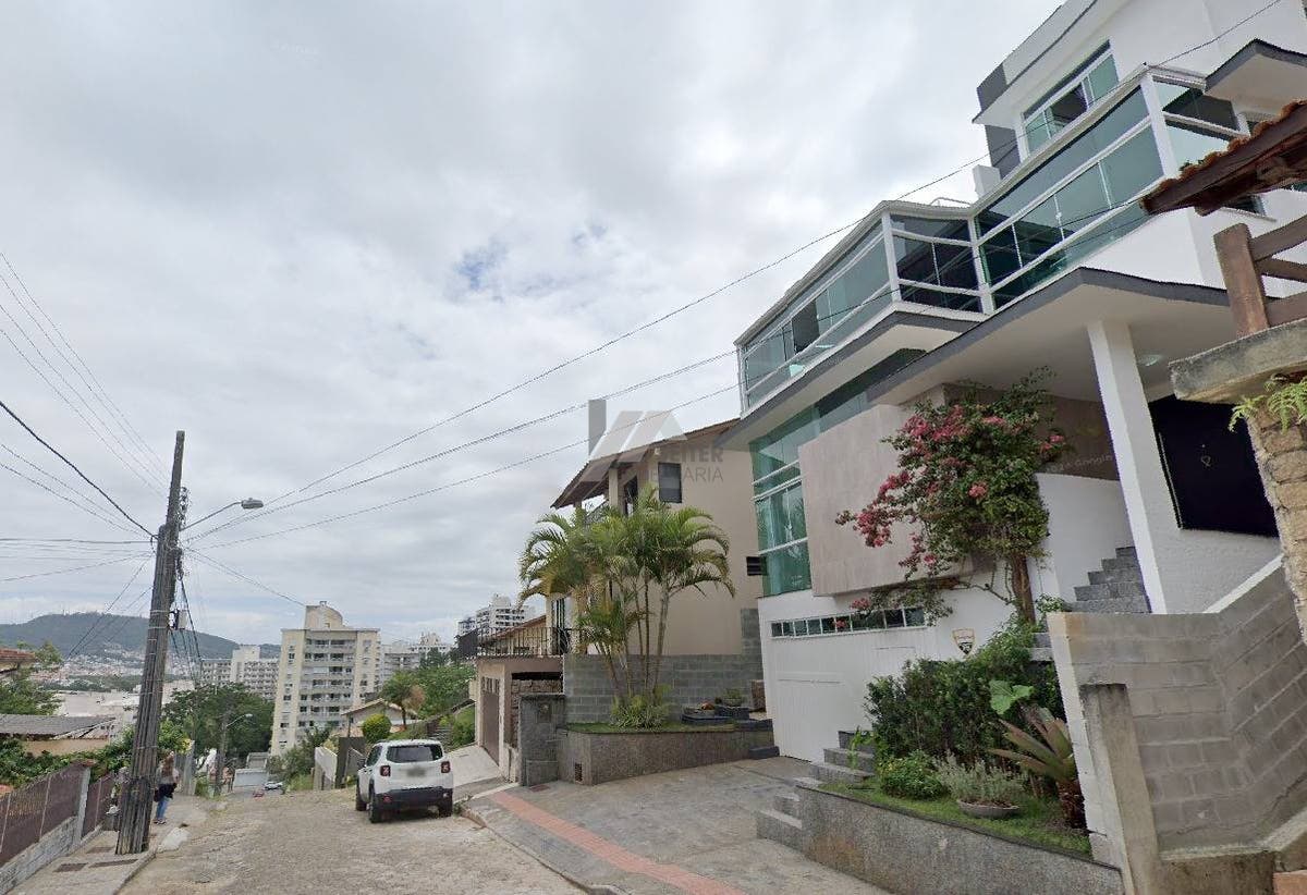 Casa moderna a venda Itacorubi Florianopolis