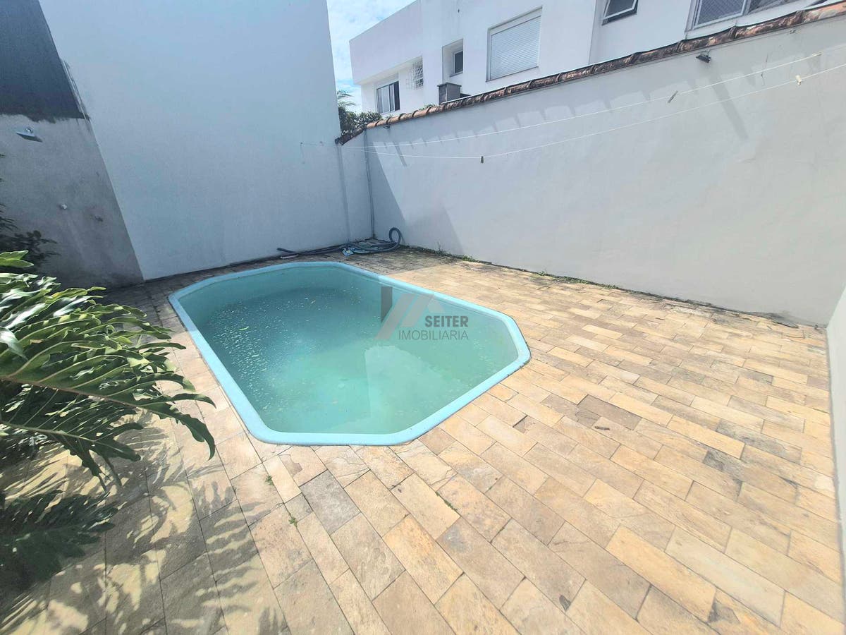 Casa de 4 quartos para alugar no Santa Monica Florianopolis